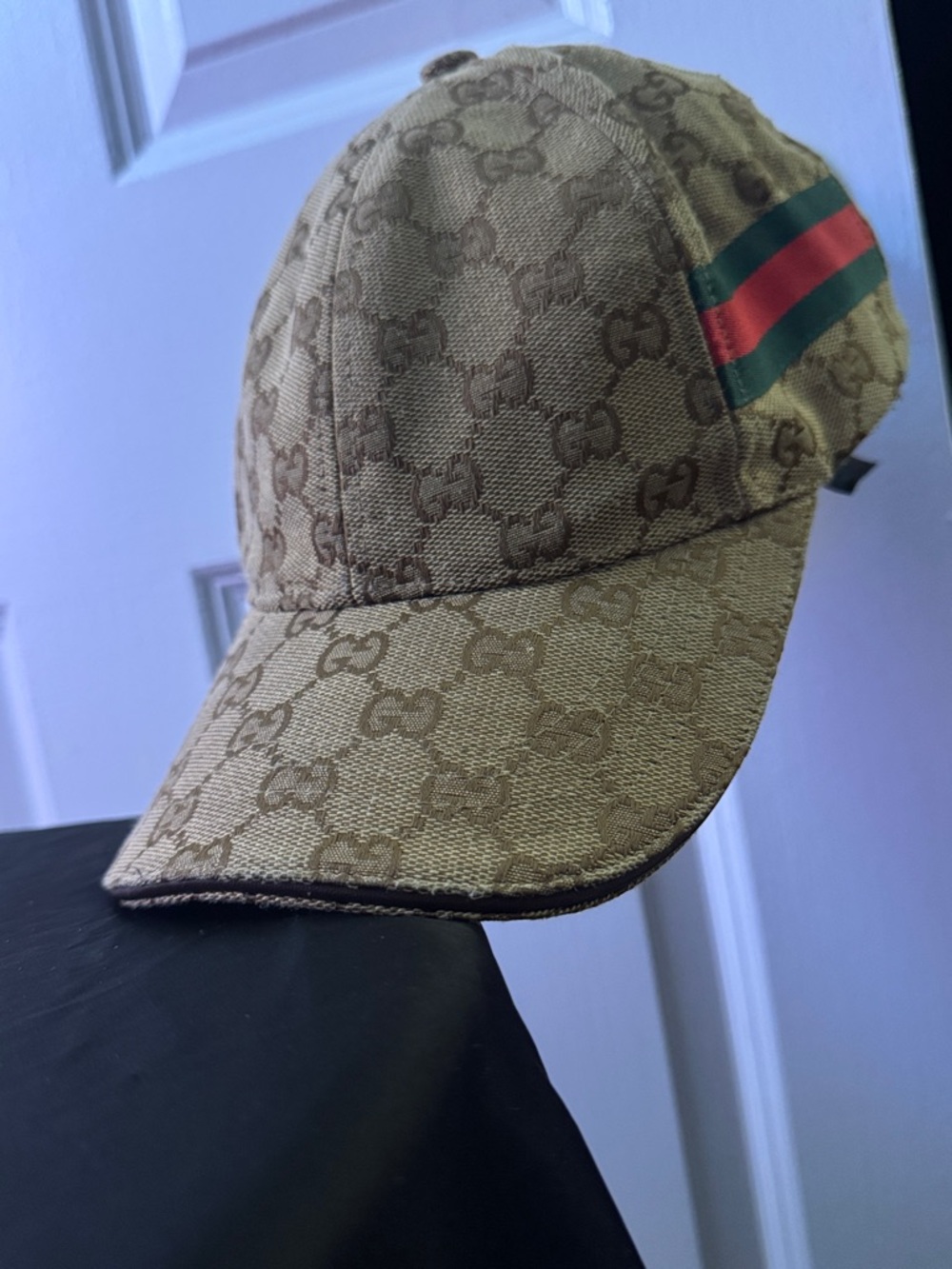 Gucci Beige Monogram Cap with Green and Red Web Stripe - Picture 5 of 6